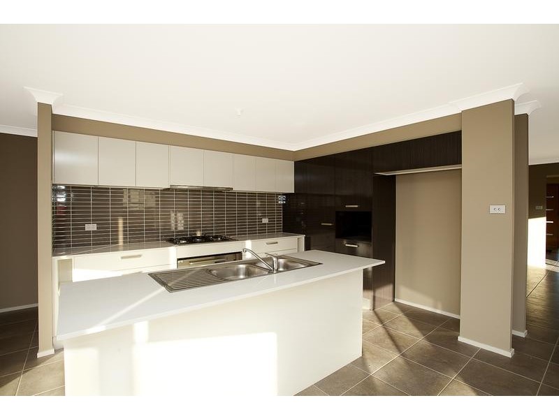 20 Loch Avenue, Glenmore Park NSW 2745