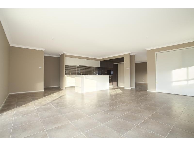 20 Loch Avenue, Glenmore Park NSW 2745