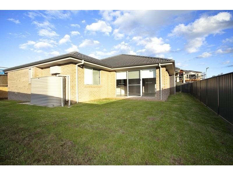 20 Loch Avenue, Glenmore Park NSW 2745