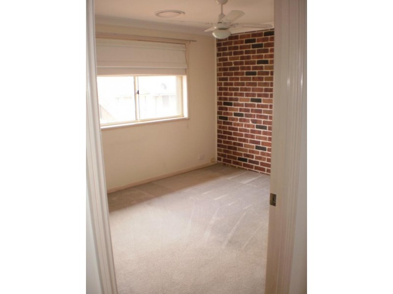 3/2 Dutton Place, Glenmore Park NSW 2745