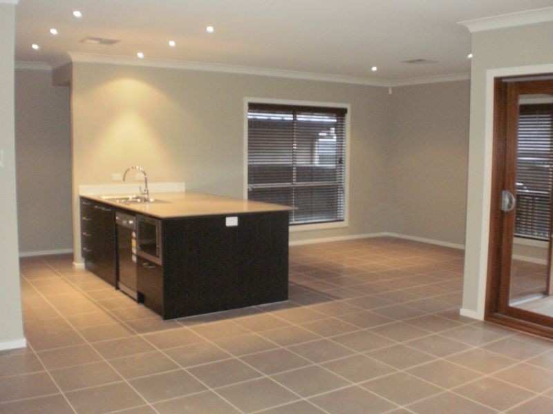 15 Sunrise Terrace, Glenmore Park NSW 2745