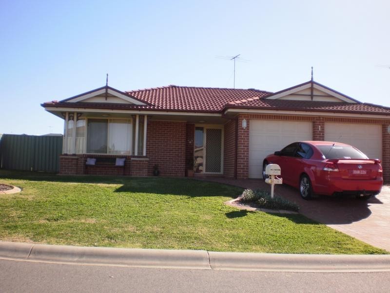 1 Kuraji Close, Glenmore Park NSW 2745