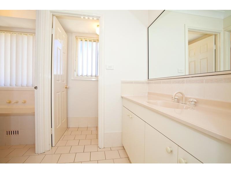 12 Bulu Drive, Glenmore Park NSW 2745