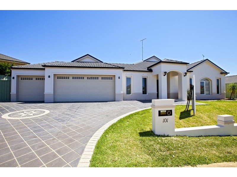 101 Glengarry Drive, Glenmore Park NSW 2745