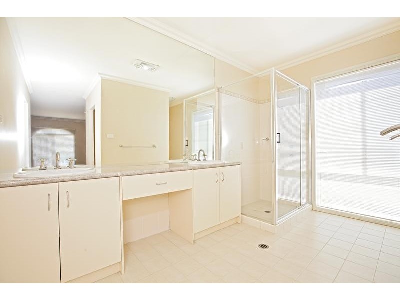 101 Glengarry Drive, Glenmore Park NSW 2745