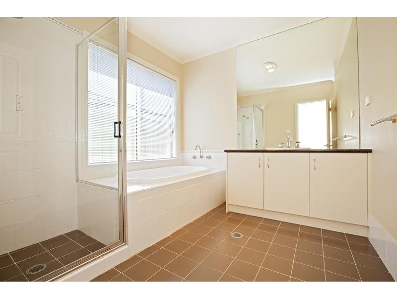 101 Glengarry Drive, Glenmore Park NSW 2745