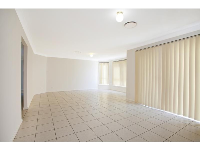 14 Narrabeen Place, Glenmore Park NSW 2745