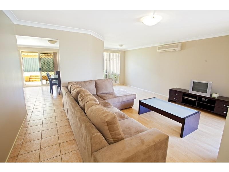 6 Castlerock Avenue, Glenmore Park NSW 2745