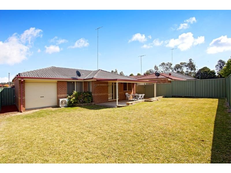 6 Castlerock Avenue, Glenmore Park NSW 2745