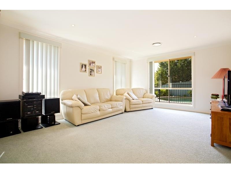 106 Glengarry Drive, Glenmore Park NSW 2745