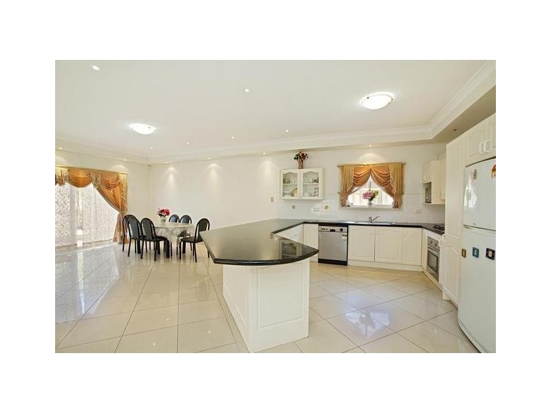 18 Lakewood Terrace, Glenmore Park NSW 2745