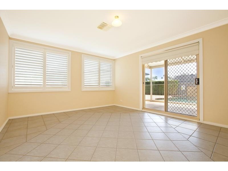 18 Wattlebird Crescent, Glenmore Park NSW 2745