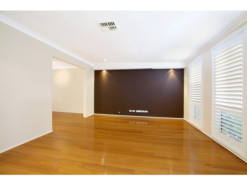 18 Wattlebird Crescent, Glenmore Park NSW 2745