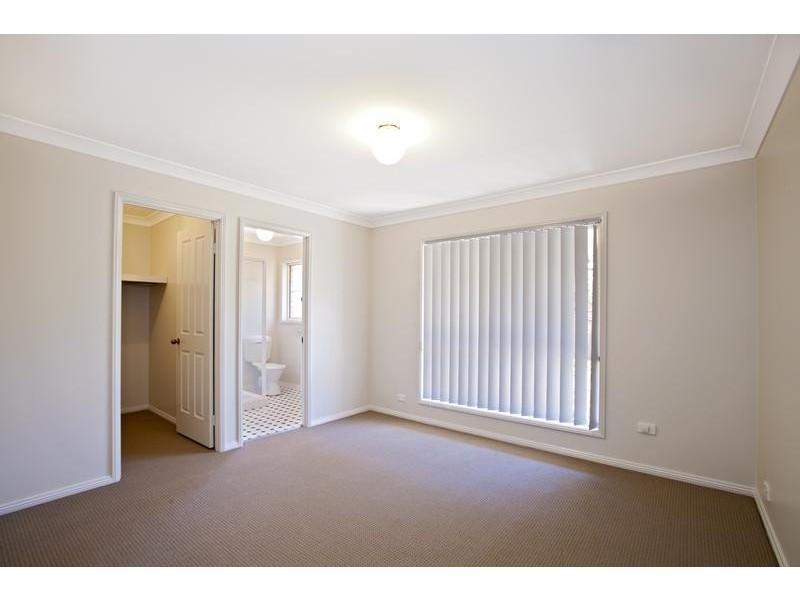 8/1 Dutton Place, Glenmore Park NSW 2745