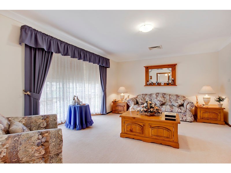 10 Cartwright Close, Glenmore Park NSW 2745