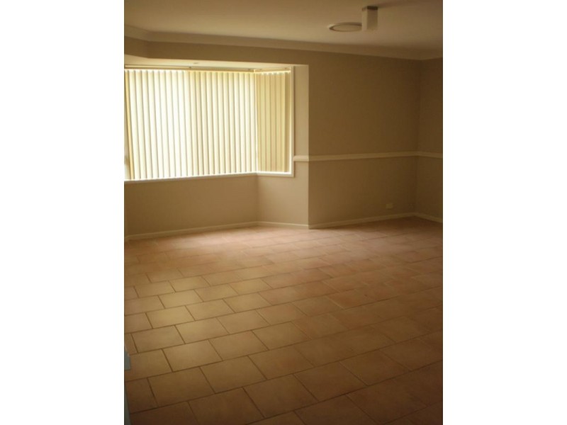 24 Dunna Place, Glenmore Park NSW 2745