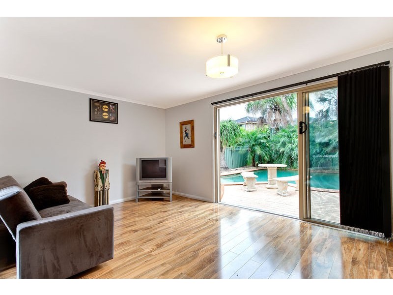 17 Allison Drive, Glenmore Park NSW 2745