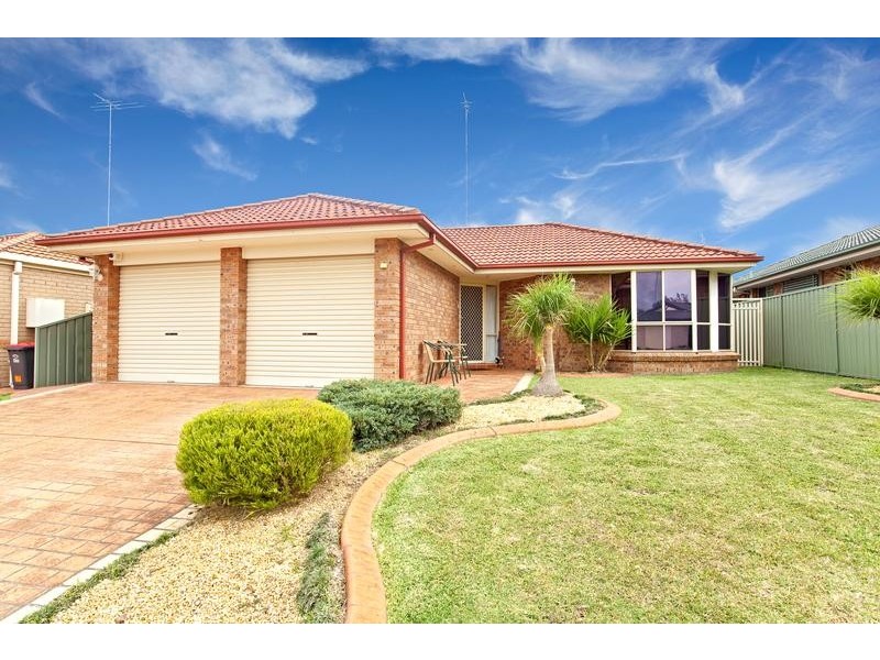 15 Castlerock Avenue, Glenmore Park NSW 2745
