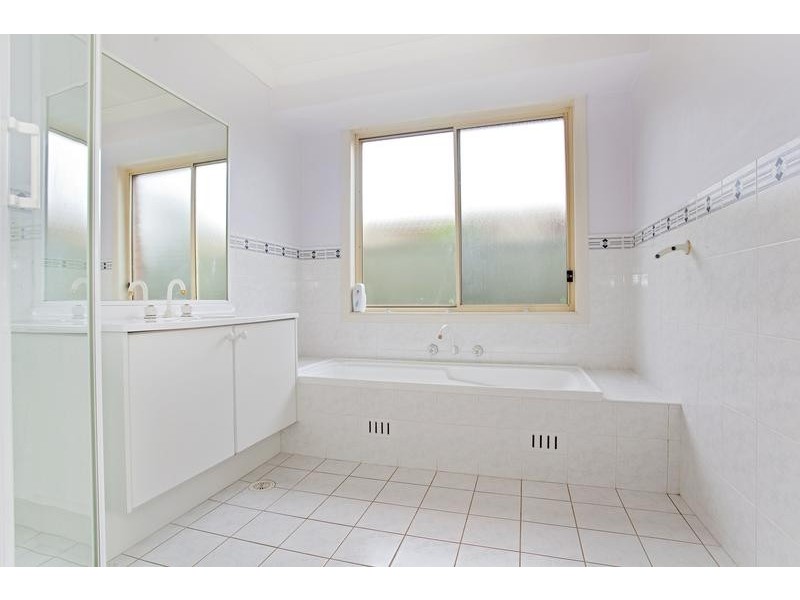 15 Castlerock Avenue, Glenmore Park NSW 2745