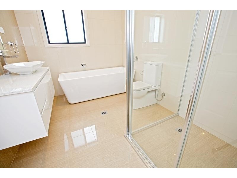 8 Broadlands Avenue, Glenmore Park NSW 2745