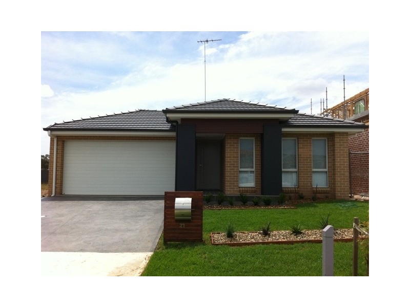 21 Foothills Terrace, Glenmore Park NSW 2745