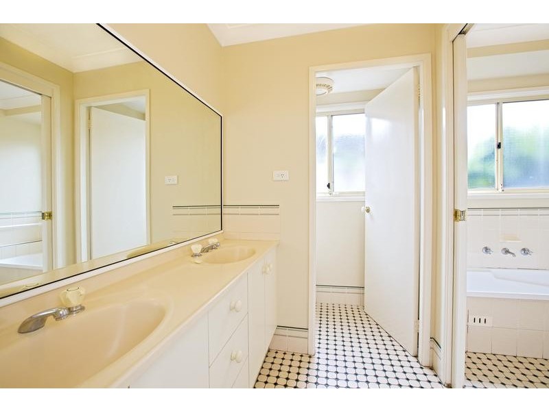 5 Harwood Circuit, Glenmore Park NSW 2745