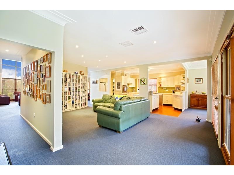 2 Cascade Avenue, Glenmore Park NSW 2745