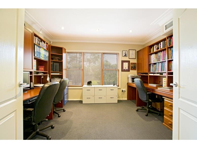 2 Cascade Avenue, Glenmore Park NSW 2745