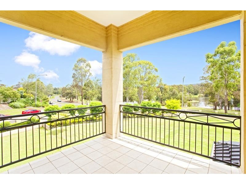 8 Marie Pitt Place, Glenmore Park NSW 2745