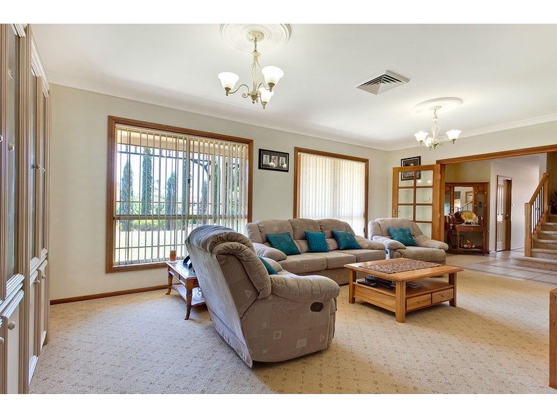 24 Windorra Avenue, Glenmore Park NSW 2745