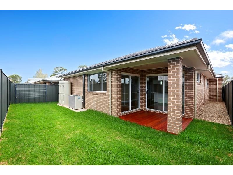 9 Oriri Street, Glenmore Park NSW 2745
