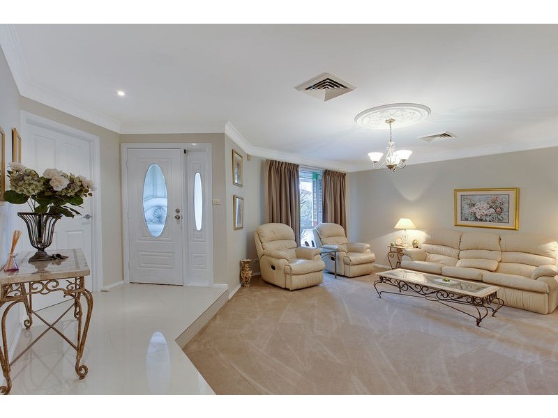 11 Silvereye Close, Glenmore Park NSW 2745