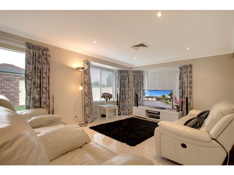 11 Silvereye Close, Glenmore Park NSW 2745