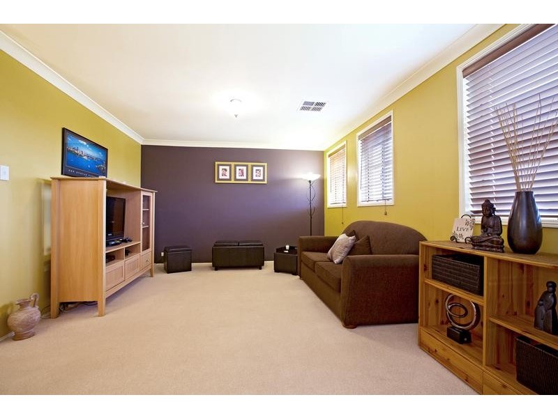 21 Waterford Way, Glenmore Park NSW 2745