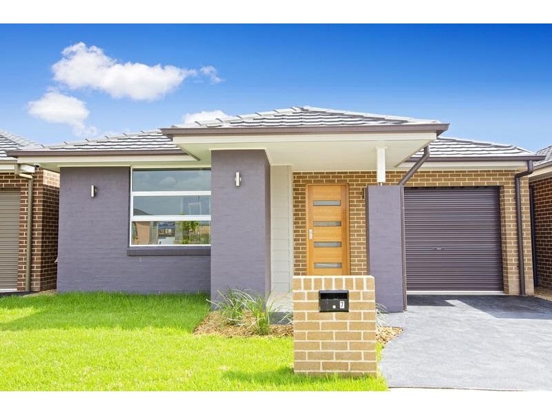7 Horti Street, Glenmore Park NSW 2745