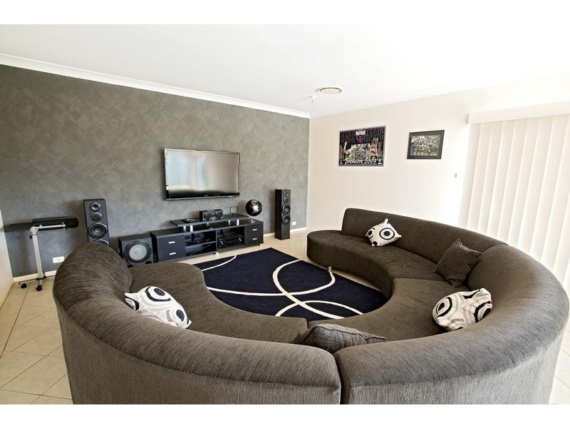 17 Branksome Way, Glenmore Park NSW 2745