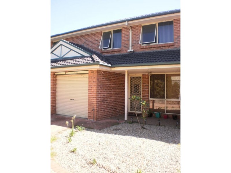 2/6 Tench Ave, Glenmore Park NSW 2745