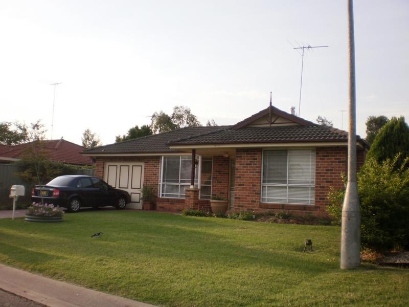 3 Linara Circuit, Glenmore Park NSW 2745