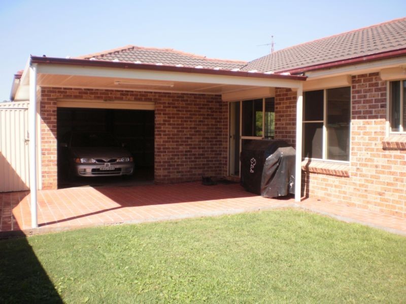 1 Woodlands Drive, Glenmore Park NSW 2745