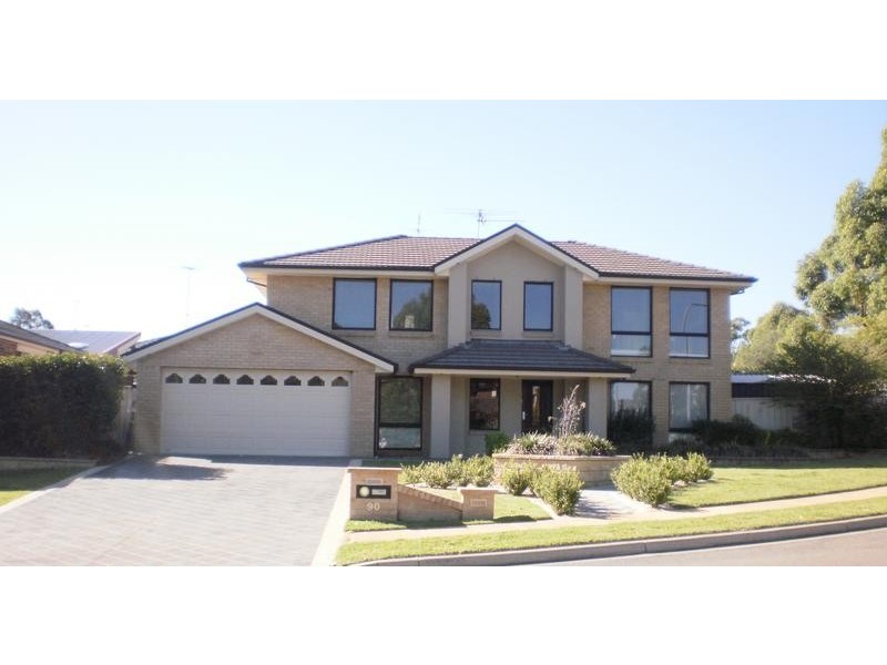 90 Glengarry Drive, Glenmore Park NSW 2745