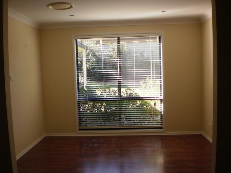 90 Glengarry Drive, Glenmore Park NSW 2745