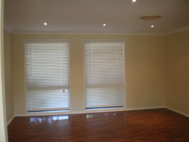 90 Glengarry Drive, Glenmore Park NSW 2745