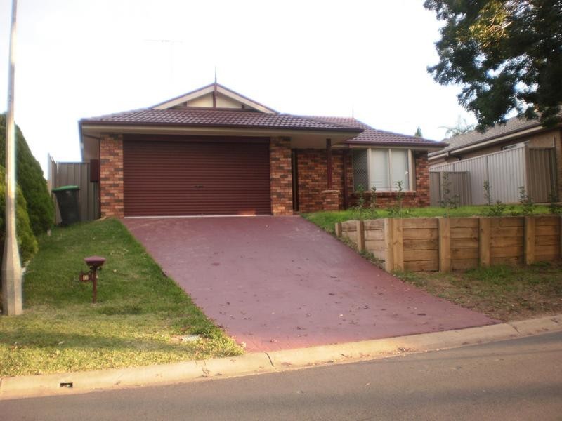 22 Oriole Street, Glenmore Park NSW 2745