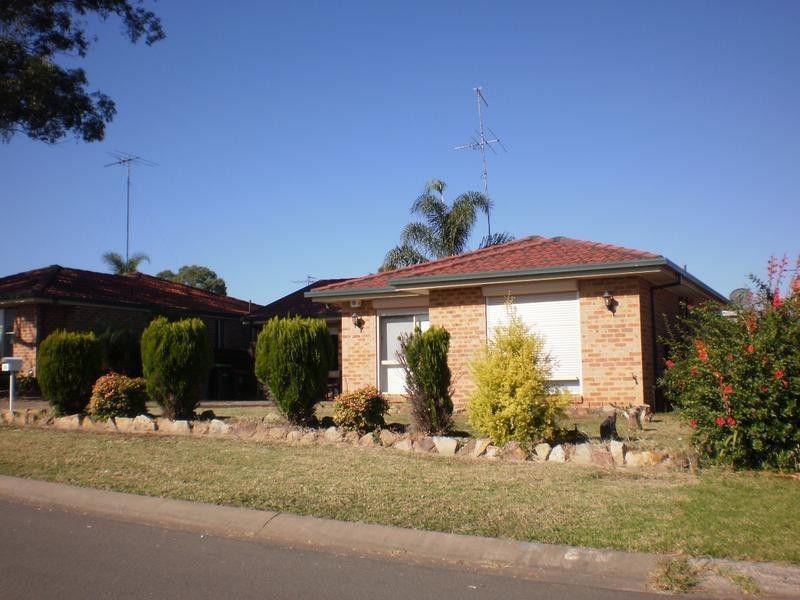 16 Jirang Close, Glenmore Park NSW 2745