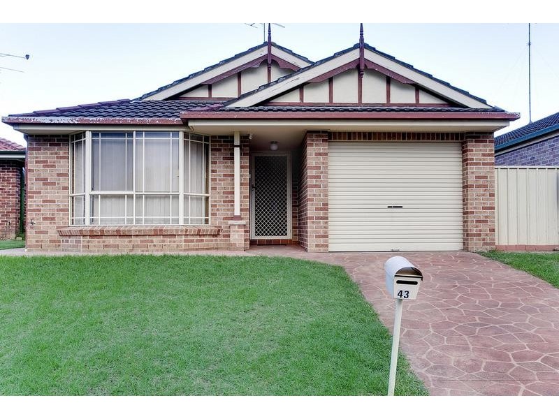 43 Woodlands Drive, Glenmore Park NSW 2745