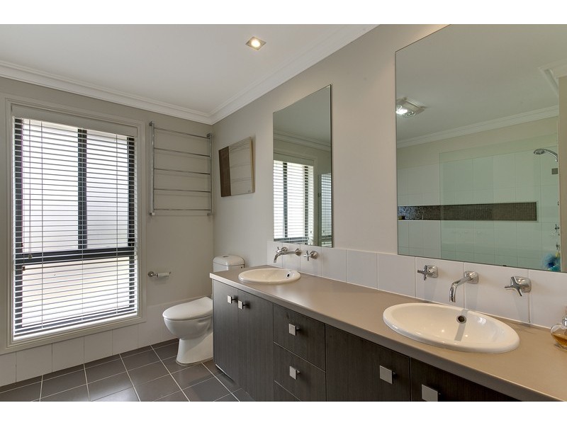 19 Bangalla Parade, Glenmore Park NSW 2745