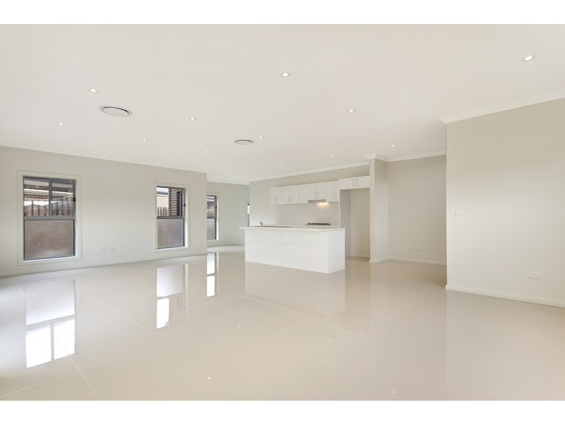 2/24 Foothills Terrace, Glenmore Park NSW 2745