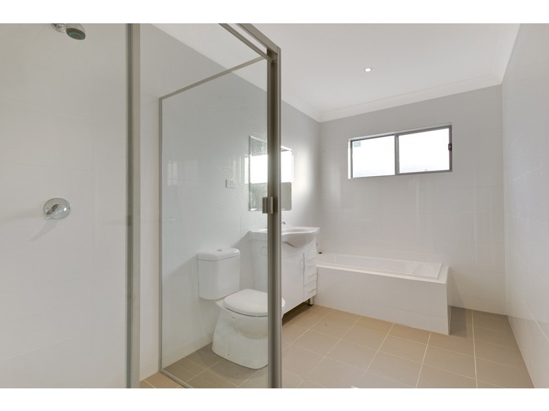 2/24 Foothills Terrace, Glenmore Park NSW 2745