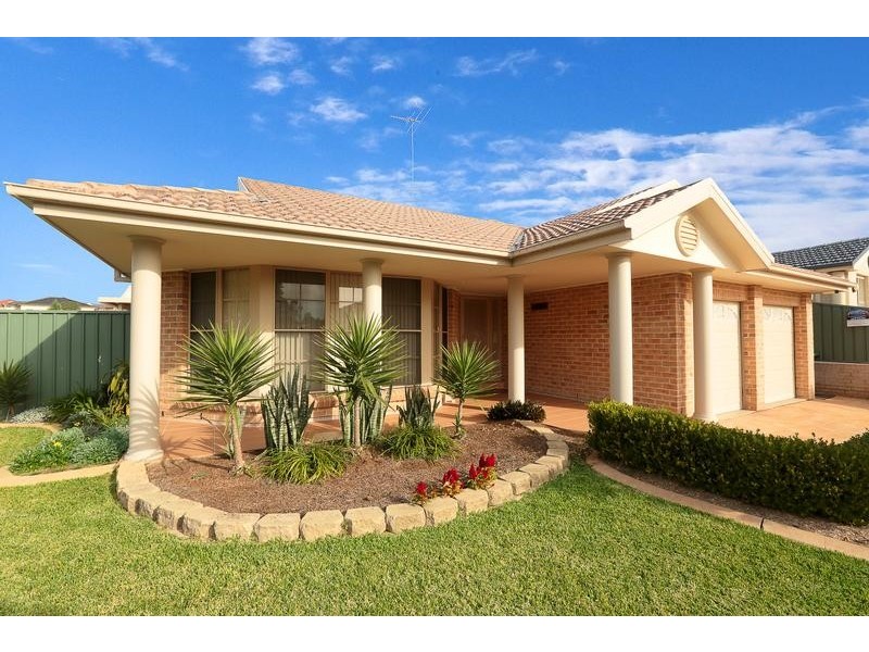 179 Ridgetop Drive, Glenmore Park NSW 2745