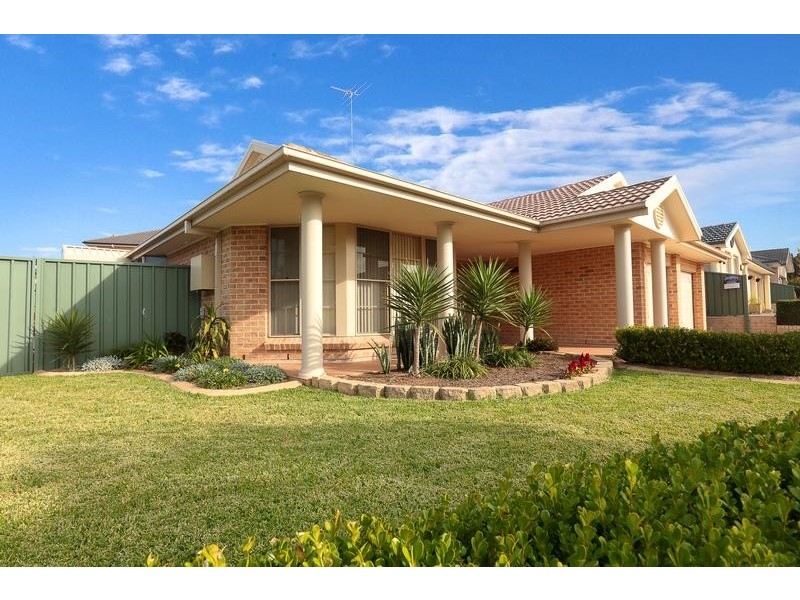 179 Ridgetop Drive, Glenmore Park NSW 2745